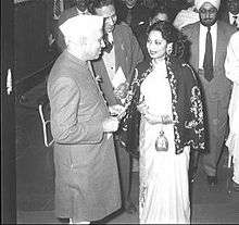 Jawaharlal Nehru and Suraiya talking after special screening of Mirza Ghalib in Rashtrapati Bhawan (President's Residence)